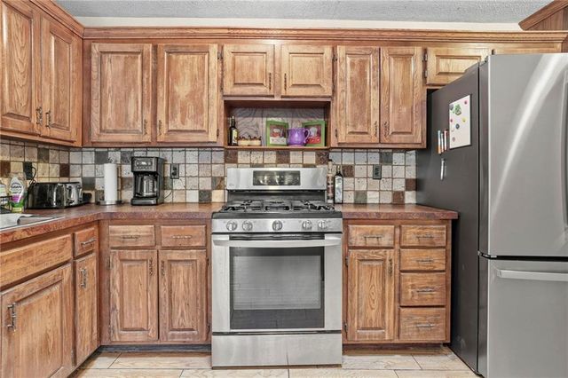 4242 N 74th Street, Kansas City, KS 66109