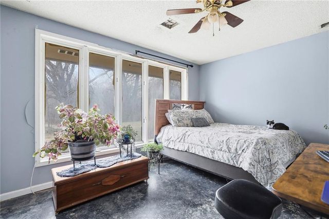 4242 N 74th Street, Kansas City, KS 66109