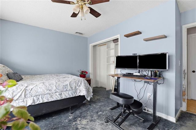 4242 N 74th Street, Kansas City, KS 66109