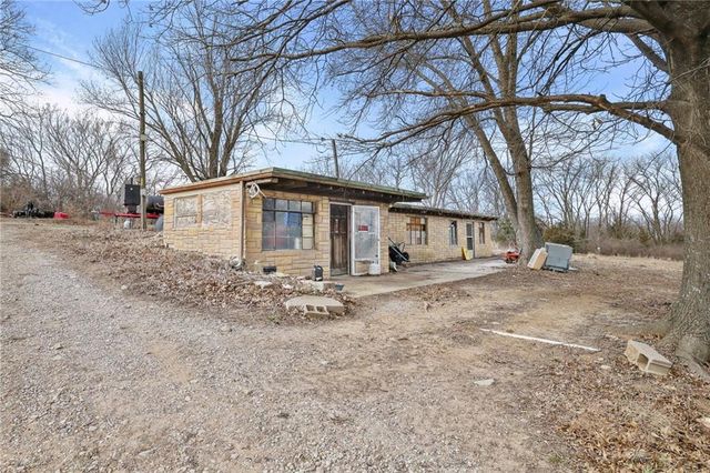 4242 N 74th Street, Kansas City, KS 66109