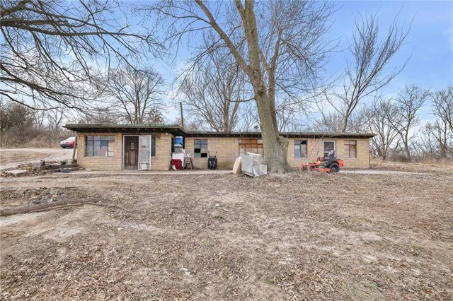 4242 N 74th Street, Kansas City, KS 66109