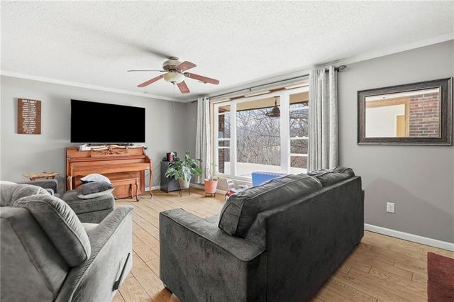 4242 N 74th Street, Kansas City, KS 66109