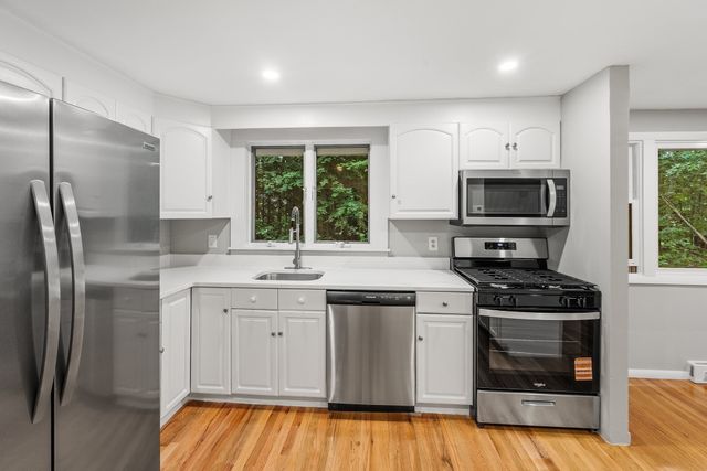 23 Poplar St, Sudbury, MA 01776
