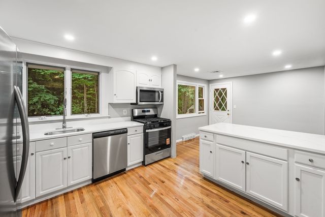 23 Poplar St, Sudbury, MA 01776