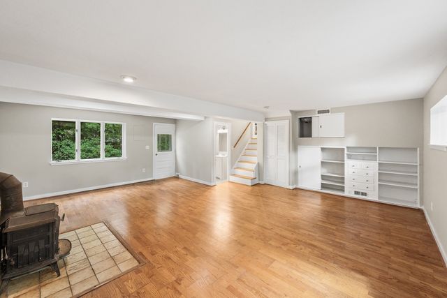 23 Poplar St, Sudbury, MA 01776