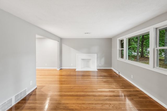 23 Poplar St, Sudbury, MA 01776