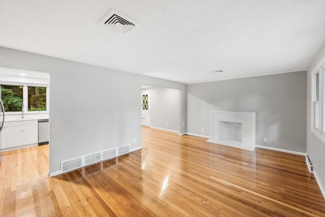 23 Poplar St, Sudbury, MA 01776