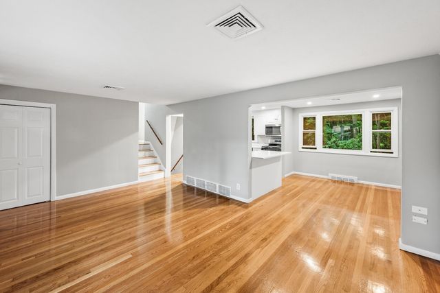 23 Poplar St, Sudbury, MA 01776