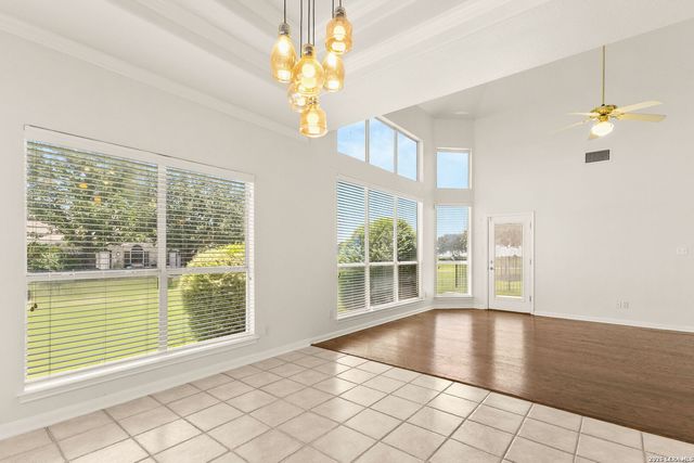 116 SETH RAYNOR DR, New Braunfels, TX 78130