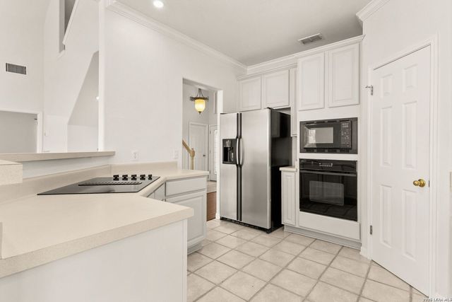 116 SETH RAYNOR DR, New Braunfels, TX 78130