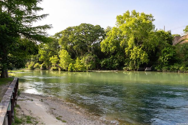 116 SETH RAYNOR DR, New Braunfels, TX 78130