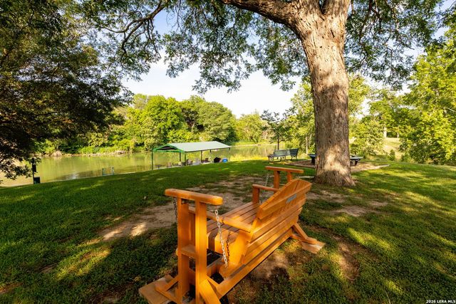 116 SETH RAYNOR DR, New Braunfels, TX 78130