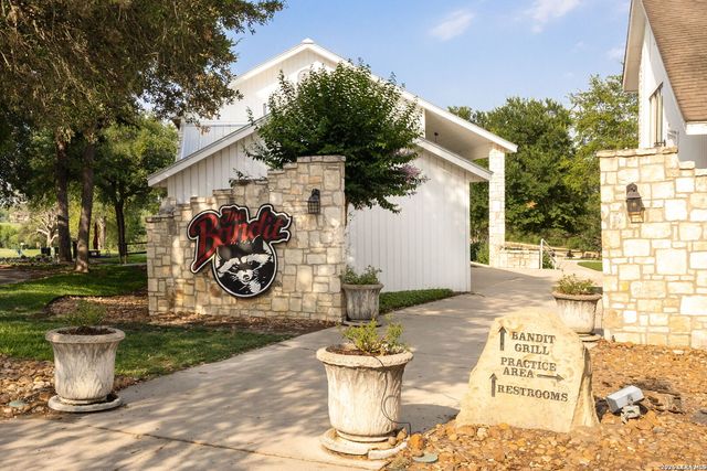 116 SETH RAYNOR DR, New Braunfels, TX 78130