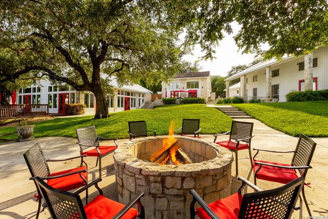 116 SETH RAYNOR DR, New Braunfels, TX 78130