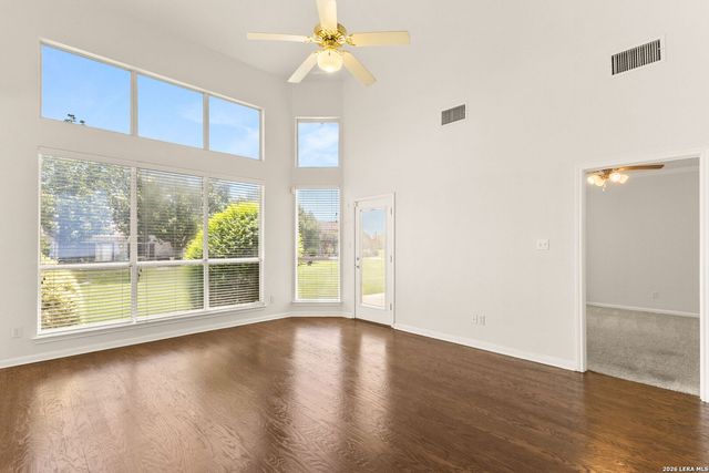 116 SETH RAYNOR DR, New Braunfels, TX 78130