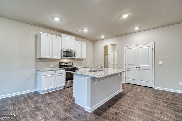 3437 Iron Hearth Bend 120A, Snellville, GA 30039