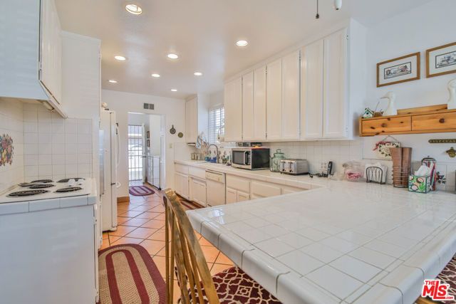 1728 S Heather Lane, Anaheim, CA 92802
