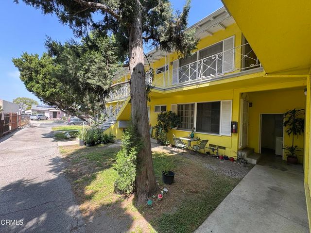 6264 Willowcrest Avenue, North Hollywood, CA 91606