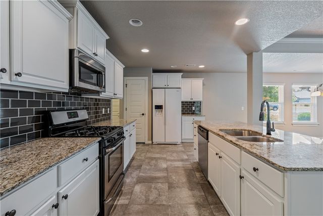 5044 E Talon Trail, Fayetteville, AR 72701