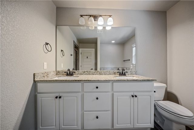 5044 E Talon Trail, Fayetteville, AR 72701