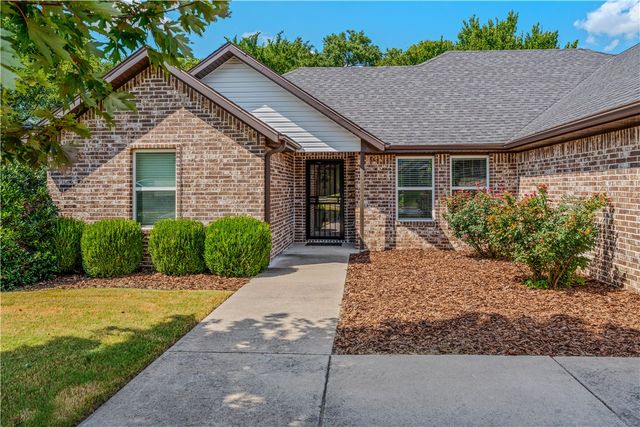 5044 E Talon Trail, Fayetteville, AR 72701