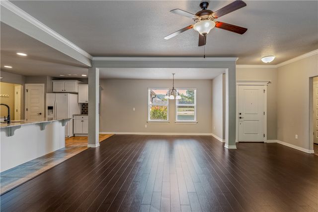 5044 E Talon Trail, Fayetteville, AR 72701