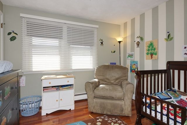 39 Locust St, Burlington, MA 01803