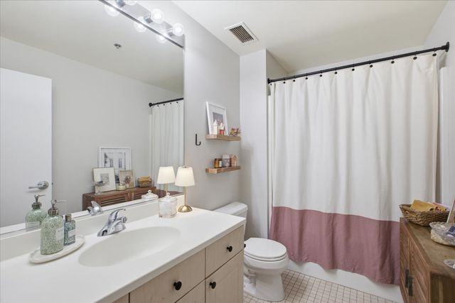 3500 S SANGAMON Street 314, Chicago, IL 60609