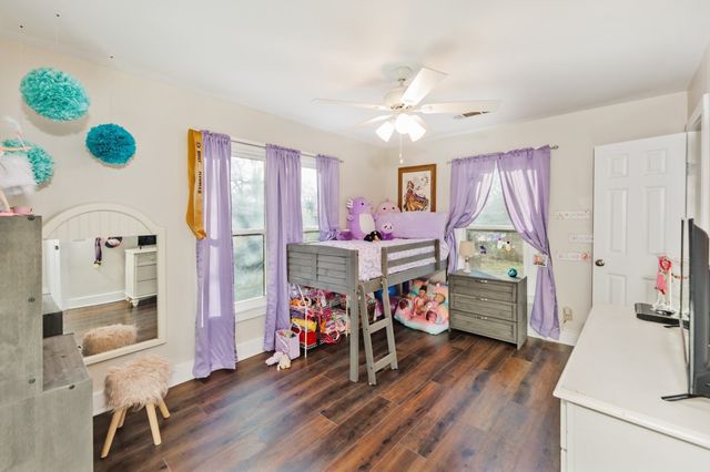 517 W Lamar Street, Alvord, TX 76225