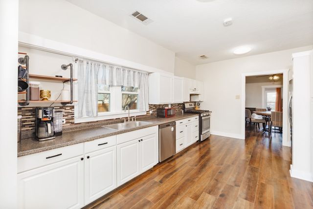 517 W Lamar Street, Alvord, TX 76225