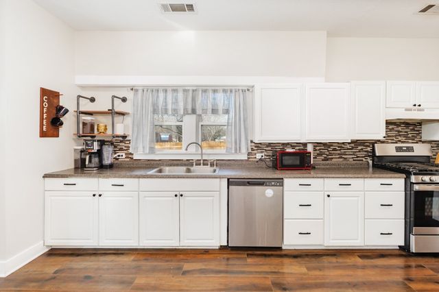 517 W Lamar Street, Alvord, TX 76225