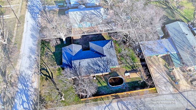 517 W Lamar Street, Alvord, TX 76225