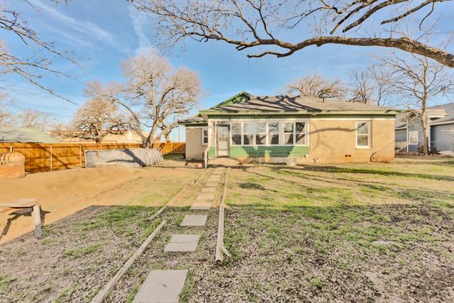 517 W Lamar Street, Alvord, TX 76225