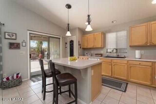 7808 N Sun Flair Drive, Tucson, AZ 85741
