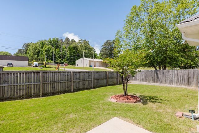 605 Surrey Lane, Benton, AR 72015