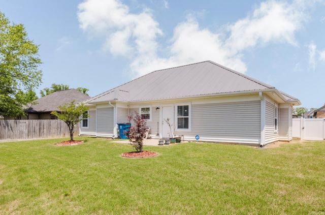 605 Surrey Lane, Benton, AR 72015