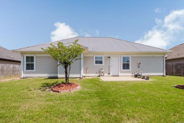 605 Surrey Lane, Benton, AR 72015