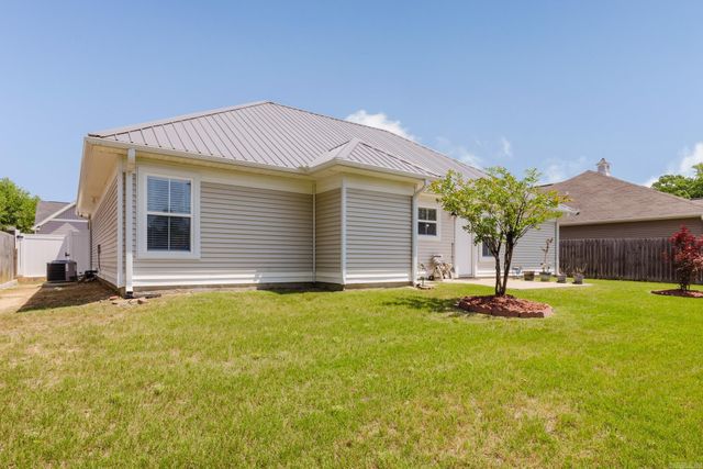 605 Surrey Lane, Benton, AR 72015