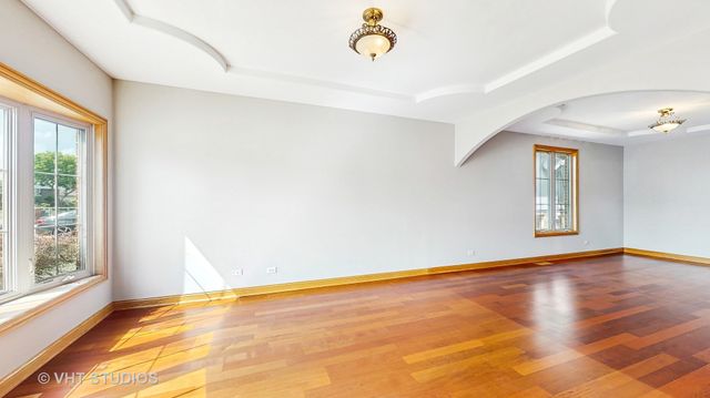 8423 S 79th Avenue, Justice, IL 60458