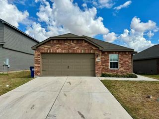 17916 Speculator LN, Elgin, TX 78621
