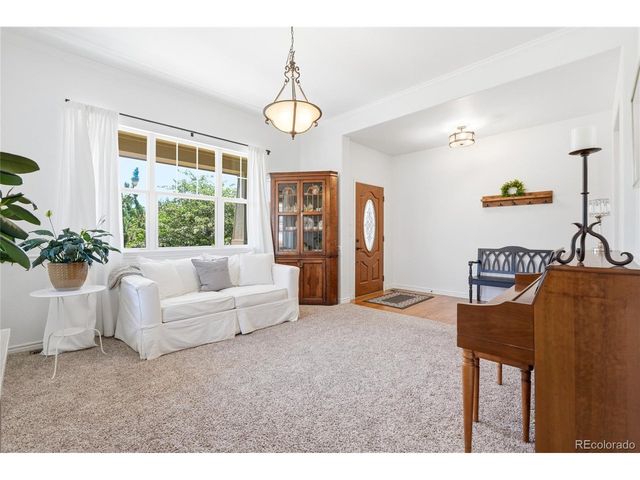913 Serene Ct, Erie, CO 80516