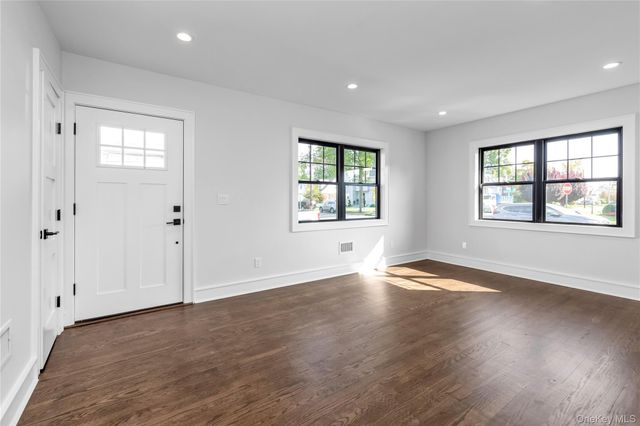 763 Roosevelt Street, Franklin Square, NY 11010