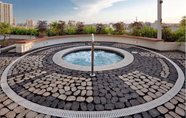 2020 N Bayshore Dr 908, Miami, FL 33137