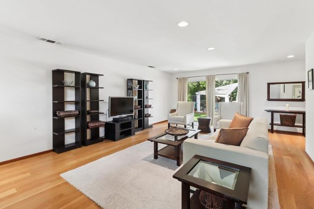 6201 Eastmont Ct, Carmichael, CA 95608