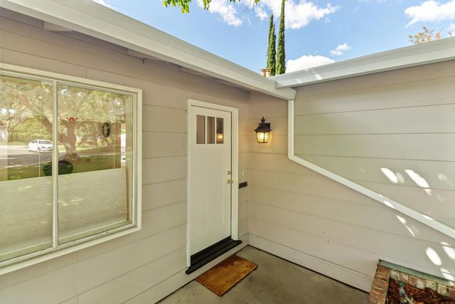 6201 Eastmont Ct, Carmichael, CA 95608
