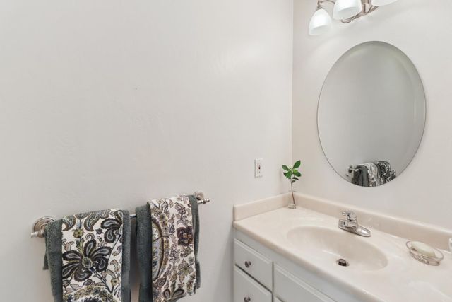 6201 Eastmont Ct, Carmichael, CA 95608