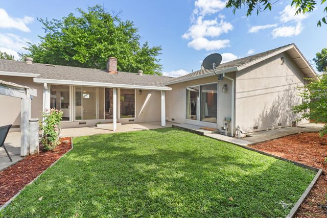 6201 Eastmont Ct, Carmichael, CA 95608