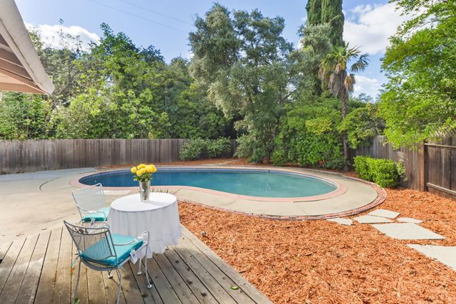 6201 Eastmont Ct, Carmichael, CA 95608