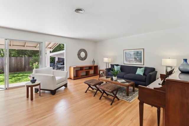 6201 Eastmont Ct, Carmichael, CA 95608