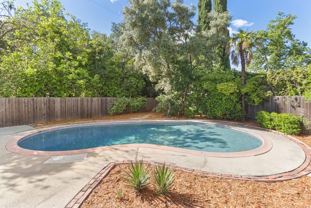 6201 Eastmont Ct, Carmichael, CA 95608